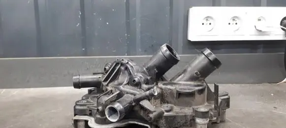 Skoda Fabia Mk3 (NJ) Water pump 04e121042