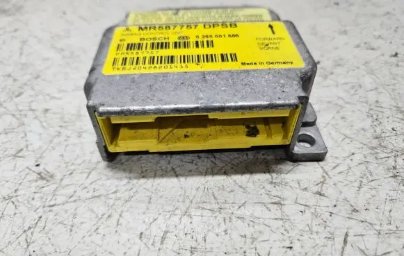 Mitsubishi Colt Airbag control unit/module MR587757