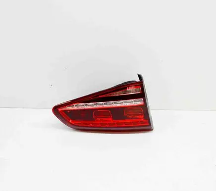 Tailgate rear/tail lights