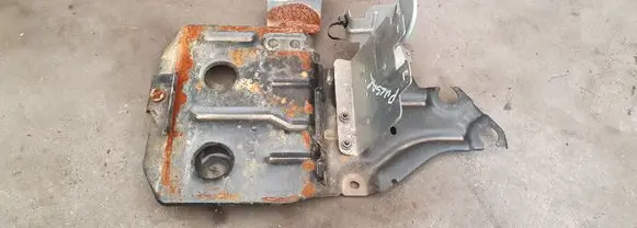 Nissan Pulsar Battery tray 