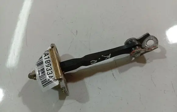Nissan Primera Rear door check strap stopper