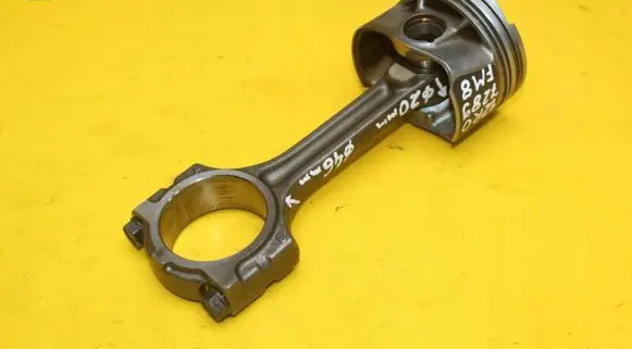 Renault Captur Piston with connecting rod 7289