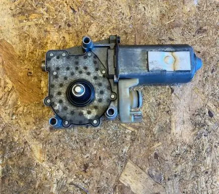 Mercedes-Benz S W140 Front door window regulator motor 185798000 0130821502