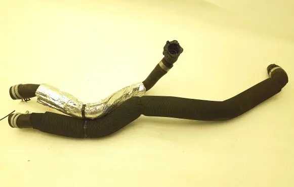 Volvo XC40 Engine coolant pipe/hose 32339729