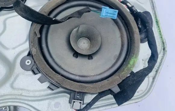 Volvo C30 Front door speaker 30657444