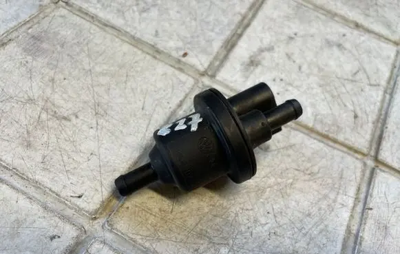Volkswagen Polo IV 9N3 Vacuum valve 6QE906517