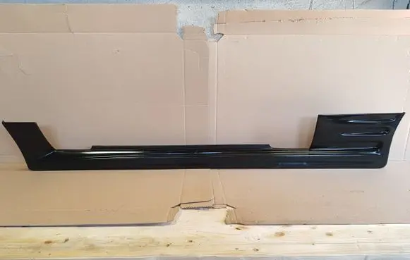 Mazda 323 F Sill
