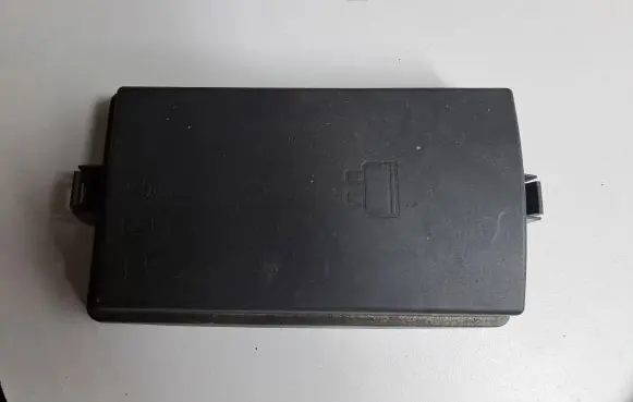 Volkswagen PASSAT B8 Fuse box cover 5Q0937132B