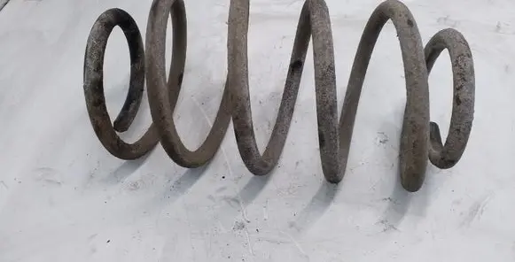 Jeep Grand Cherokee (WK) Rear coil spring