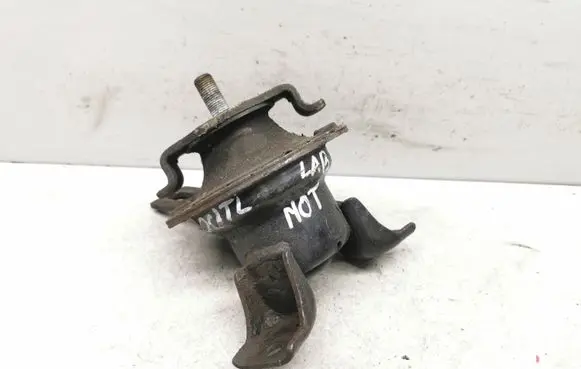 Engine mount bracket