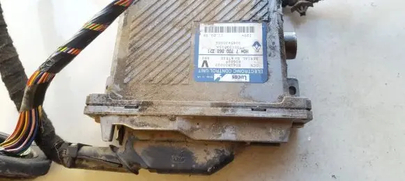 Volvo S40, V40 Engine control unit/module 7700868321 7700103515A