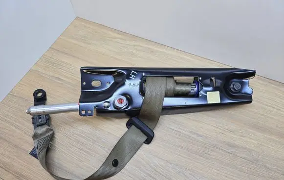 Volvo S80 Front seatbelt 6299523