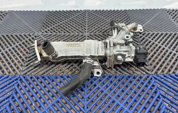 Toyota Prius (XW30) EGR valve cooler 2560137010 25118A0262 J2D02072Y1X