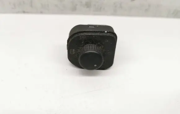 Volkswagen PASSAT B6 Wing mirror switch 1K0959565F 0346