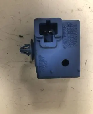 Toyota Avensis T270 Horn buzzer relay 8665250010