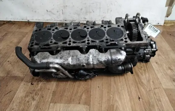 Volkswagen Phaeton Engine head 