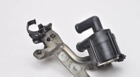 Volvo S90, V90 Water pump 31686005