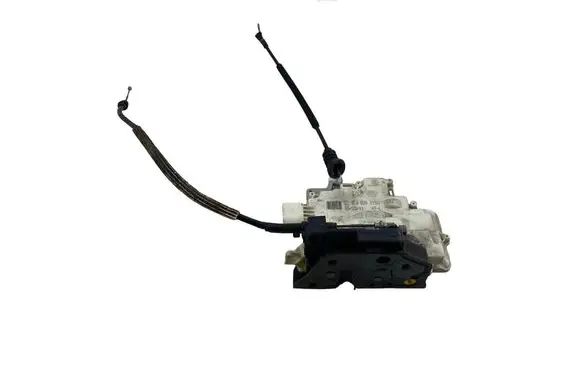 Volkswagen PASSAT B7 Rear door lock 3C4839015A