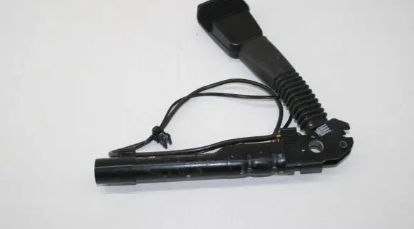 BMW 4 F32 F33 Front seatbelt buckle 7259388