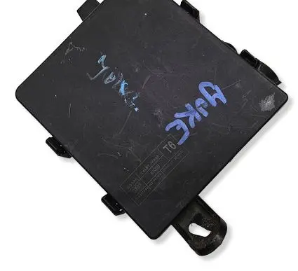 Nissan Juke I F15 Fuse module 284B71KK0B4CAR 284B71KK0B