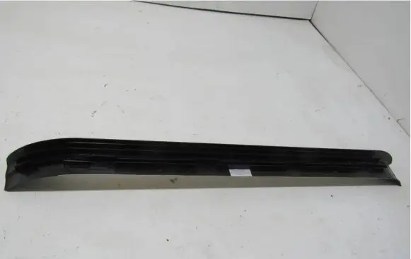 Foot area side trim