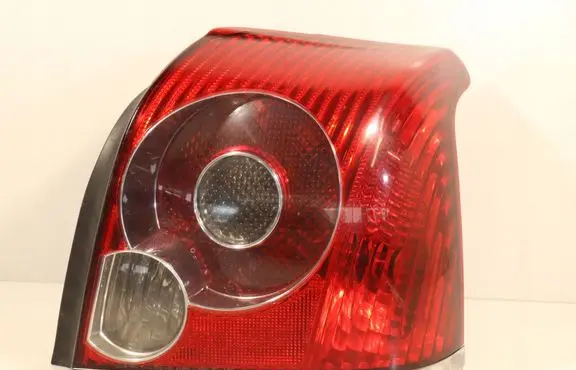 Toyota Avensis T250 Rear/tail lights E205085