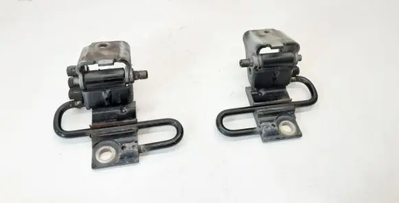 Audi A6 S6 C6 4F Front door lower hinge 8E0831412B 8E0831411B