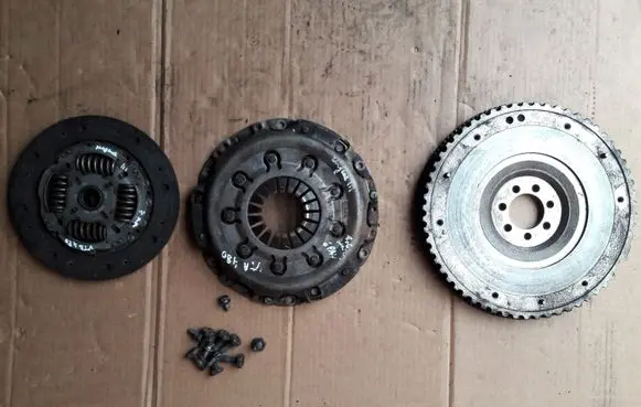 Renault Megane III Clutch set kit 8200749475 8200641189 F21J