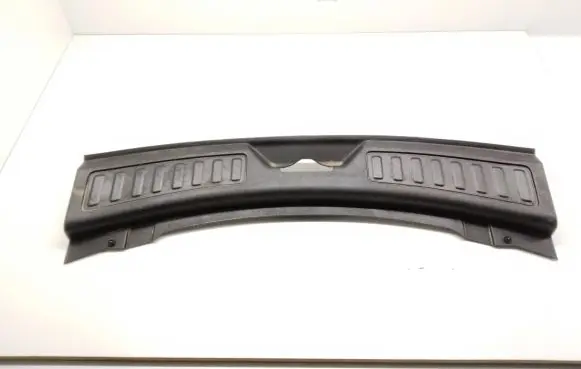 Trunk/boot sill cover protection