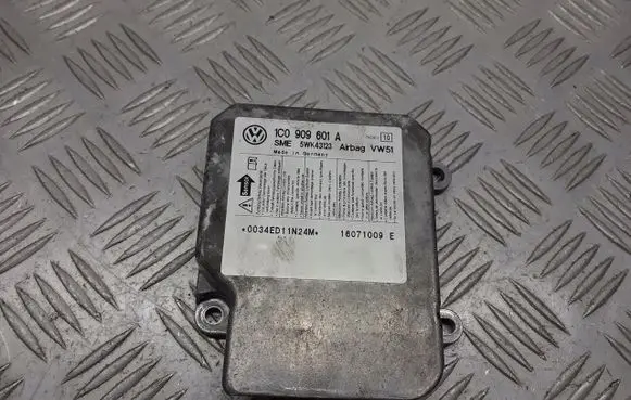 Skoda Fabia Mk1 (6Y) Airbag control unit/module 1C0909601A