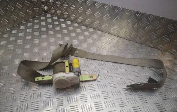 Hyundai Trajet Front seatbelt 045253
