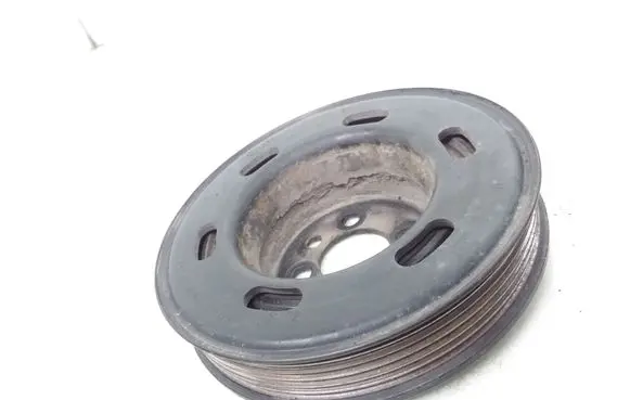 Volkswagen Touran I Crankshaft pulley 06A105243E