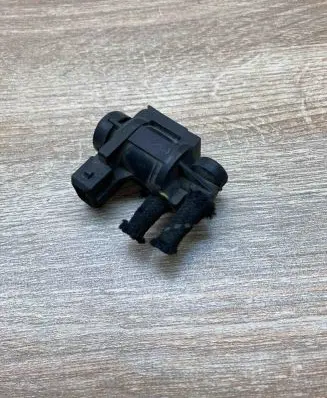 Volkswagen Golf III Turbo solenoid valve 1H0906283