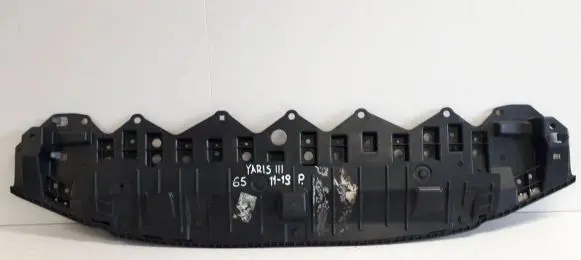 Toyota Yaris Engine splash shield/under tray 526180D040