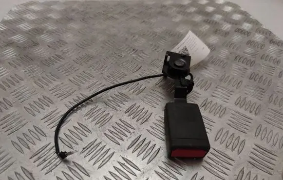 Mercedes-Benz GLE AMG (W166 - C292) Rear seatbelt buckle A1668600769