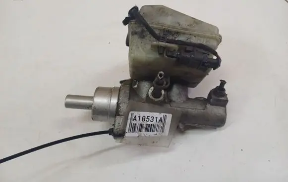 Opel Astra H Brake fluid reservoir 