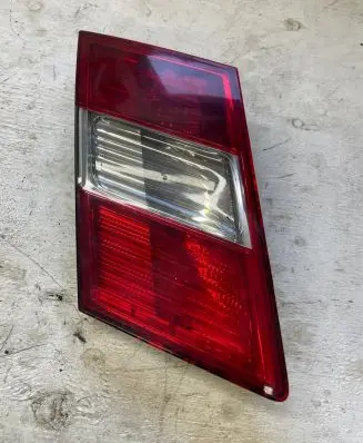 Tailgate rear/tail lights