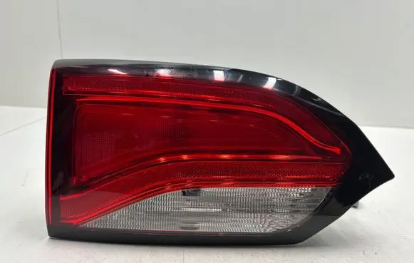 Chrysler Pacifica Tailgate rear/tail lights F00HTC408911 P68228953AE 061917B120