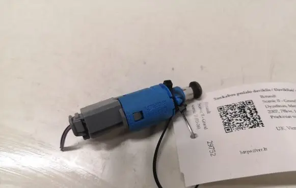 Clutch pedal sensor