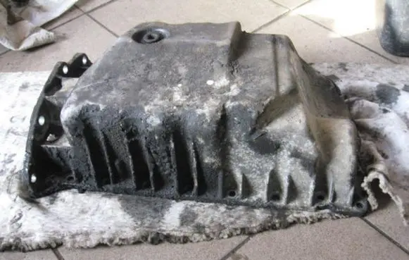 Renault Scenic I Oil sump 330970661 19DCI89KW 111849