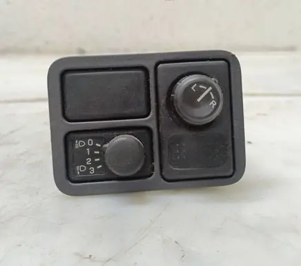 Nissan Almera N16 Headlight level height control switch 6896090J00