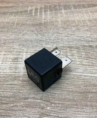 Volkswagen PASSAT B6 Other relay 1K0951253A