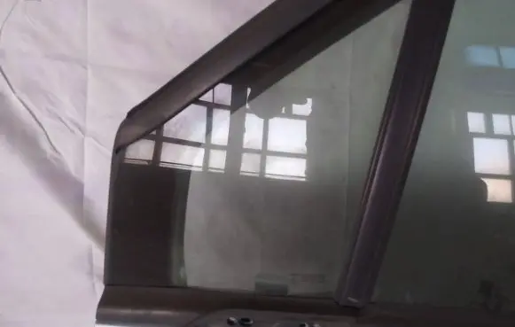 Peugeot 807 Front door vent window glass four-door 