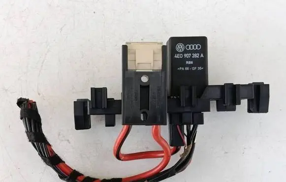 Audi A6 S6 C6 4F Glow plug pre-heat relay 0281003029 4E0907282A 639