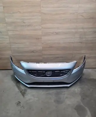 Volvo V40 Front bumper 31283732