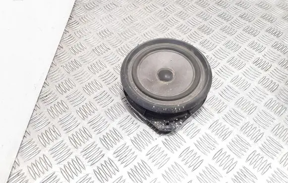 Audi A4 S4 B7 8E 8H Front door speaker 8E0035411