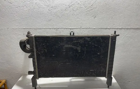 Opel Astra F Coolant radiator 90412252