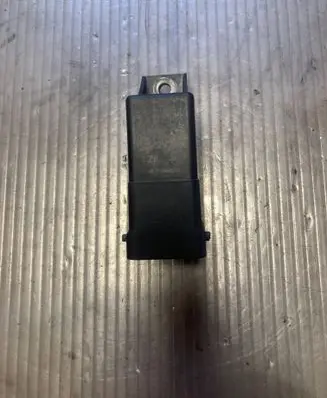 Nissan Qashqai Glow plug pre-heat relay 0281003050 8200798585