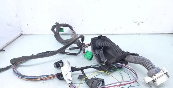 Volvo V70 Front door wiring loom 8676092