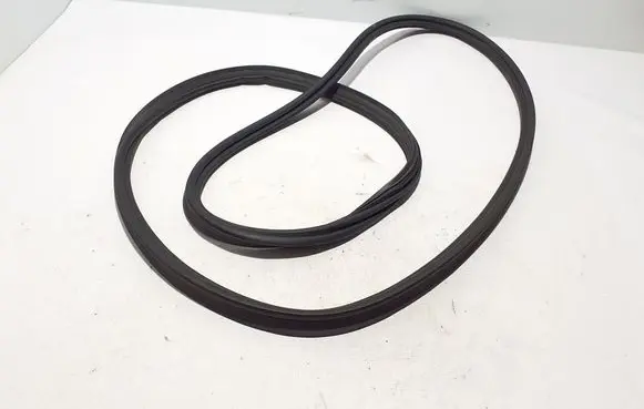 Trunk rubber seal (body)